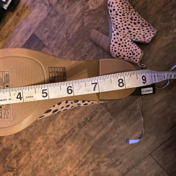 👢NEW! CHEETAH PRINT BOOTIES - Picture 7 of 8